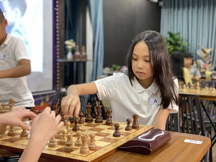 Học viên Caissa tập trung trước nước đi